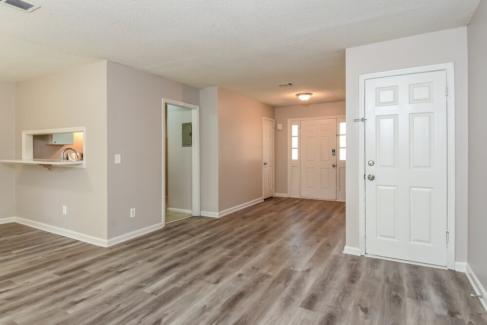 Building Photo - 5026 Hawthorne Ct