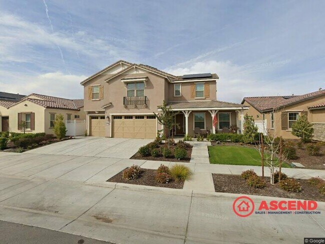Primary Photo - Beautiful 4-Bedroom Located In Highgate Co...