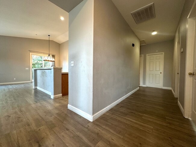 Building Photo - Single Story 3 bed, 2 bath in Brentwood Garin Ranch