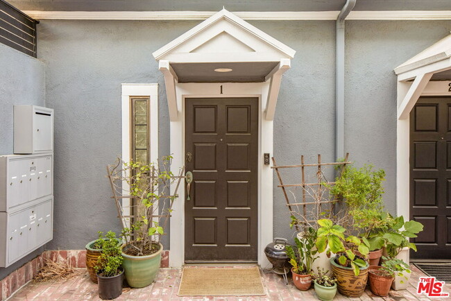 Building Photo - 36 Navy St