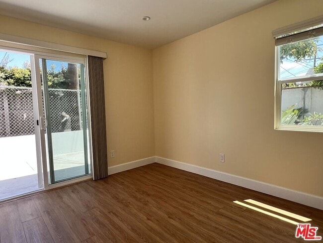 Building Photo - 3753 W 60th St