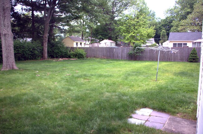 Building Photo - 4-Bedroom Home for Rent in the Heart of Si...