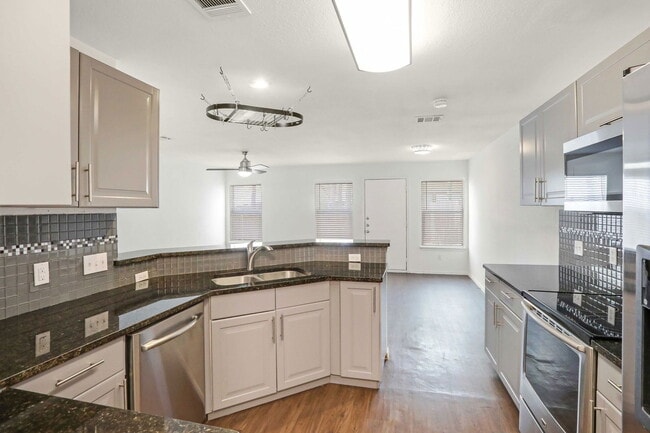 Building Photo - 9614 Nightjar Dr