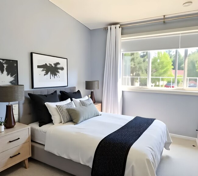 Building Photo - Remodeled and two master suites