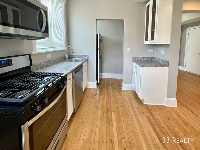 Primary Photo - 123 S Clinton Ave