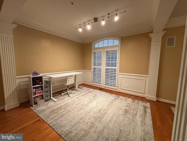 Building Photo - 8006 Reserve Way