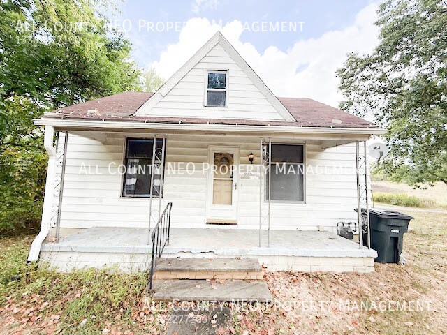 Primary Photo - 955 Morse St