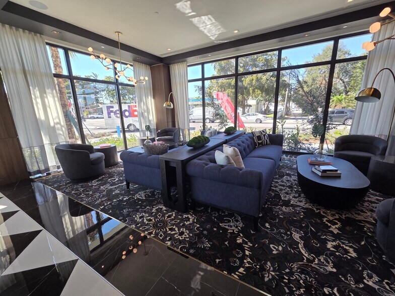 Building Photo - 1550 NE 124th St