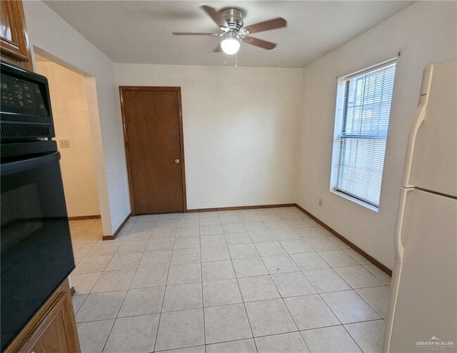 Building Photo - 301 Jessica Jane Ave
