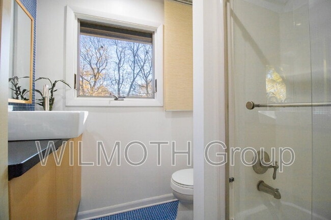 Building Photo - 10327 Orchard Park Dr W