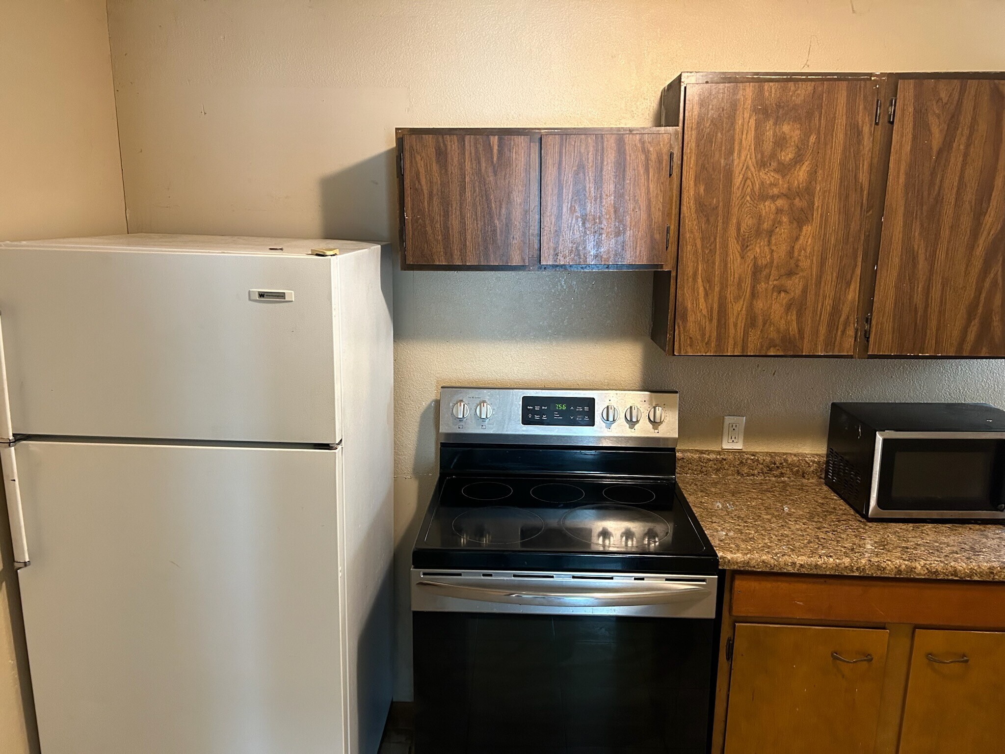 Building Photo - 313 S 3rd St