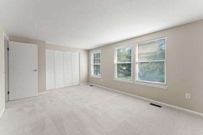 Building Photo - 8161 Sheffield Ct