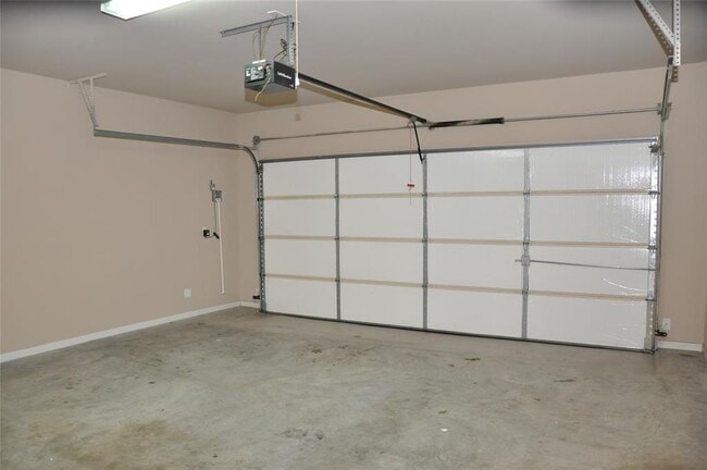 Building Photo - 5603 Drury Ln