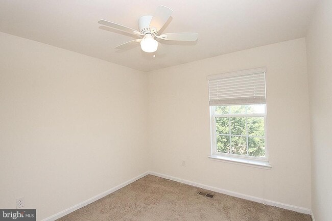 Building Photo - 185 Magellan Dr