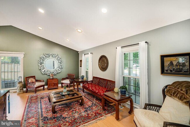 Building Photo - 15425 Beachview Dr
