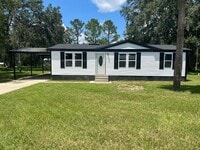 Building Photo - 3/2/1 on over 1/2 Acre