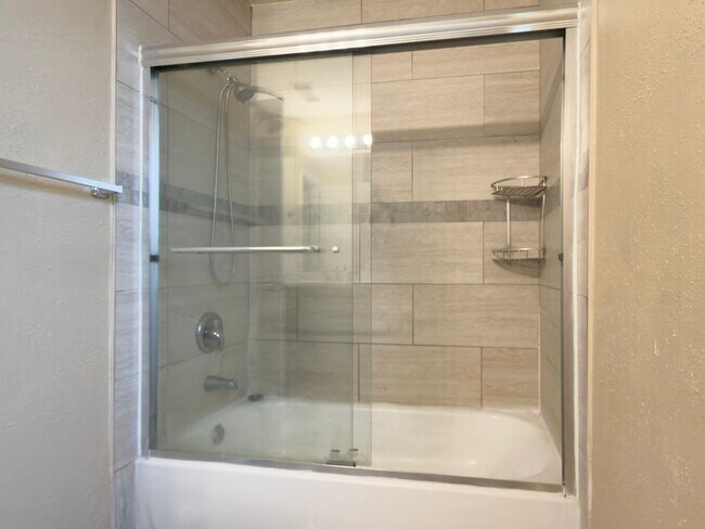 Building Photo - 6506 Briar Glade Dr