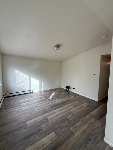 Building Photo - 572 1/2 Cindy Ann Rd