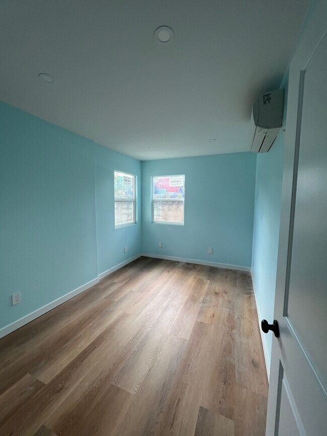 Building Photo - Brand new constructed! Triplex, 2 bedroom 1 bath