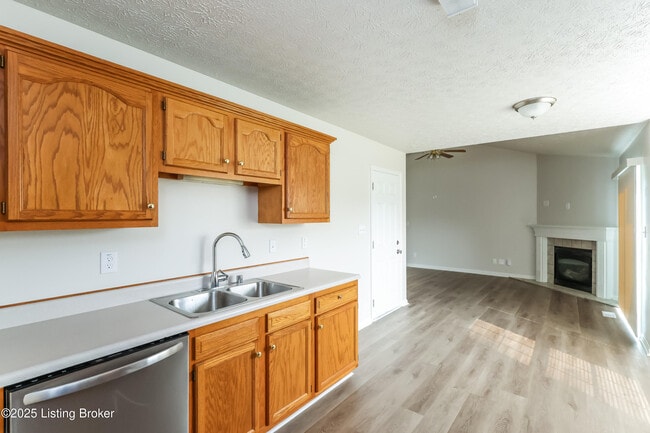 Building Photo - 548 Reichmuth Ln