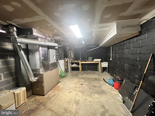 Building Photo - 12687 Cheyenne Trail