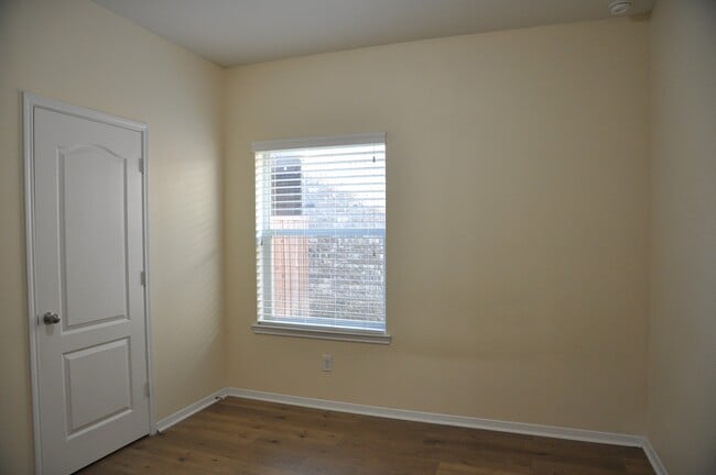 Building Photo - 6315 Denison Oaks Dr