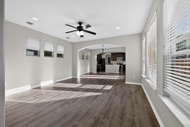 Building Photo - 5800 Baythorne Dr