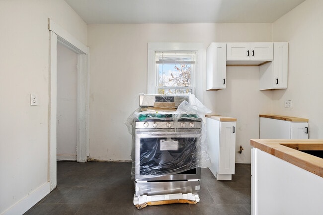 Building Photo - 7719 E Vernor Hwy