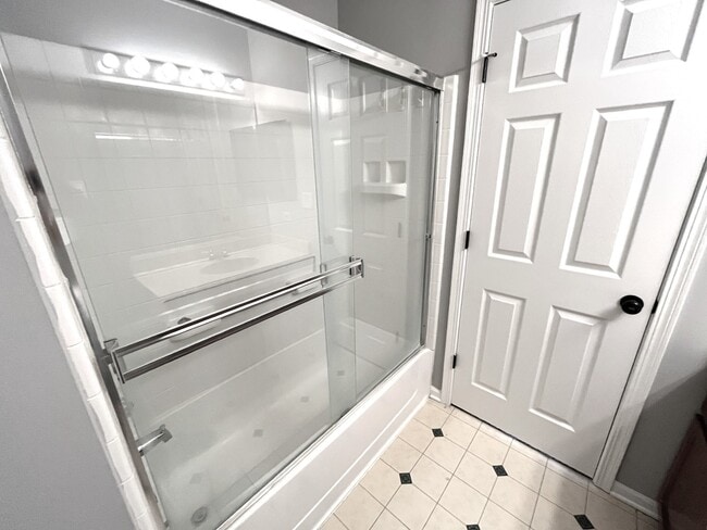 Building Photo - 4624 Courtney Dr