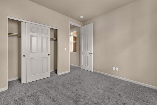 Building Photo - Golden Valley One Story - No pets permitted
