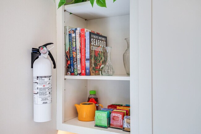 Building Photo - 1706 Warren Ave N