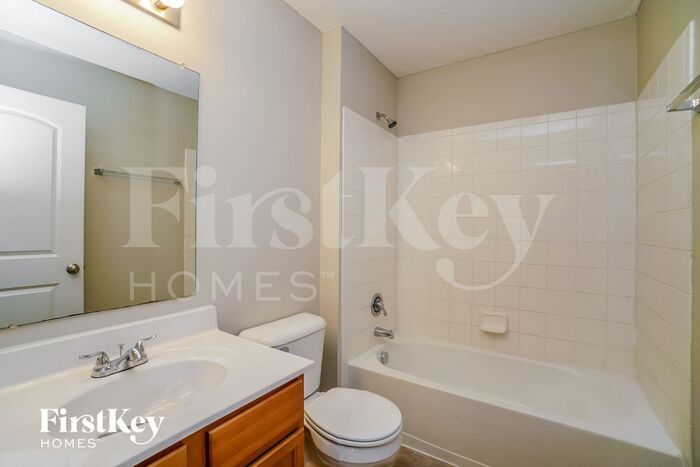 Building Photo - 6328 Marengo St