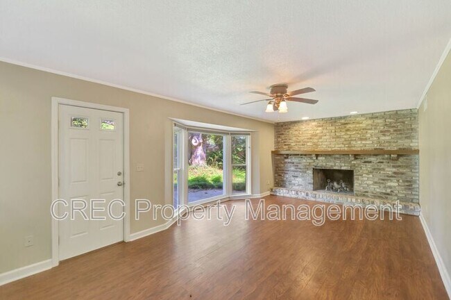 Building Photo - 2327 W Palmer Dr