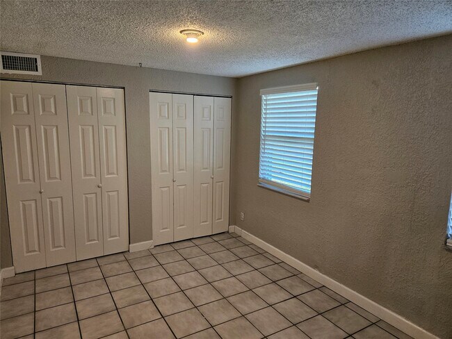 Building Photo - 2586 NW 58th Ave