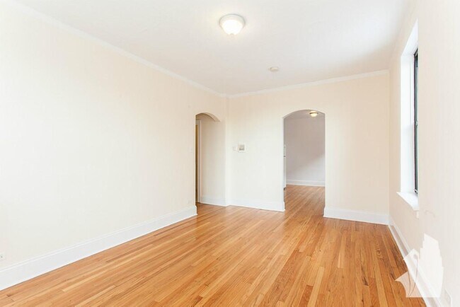 Building Photo - 2737 North Spaulding-320