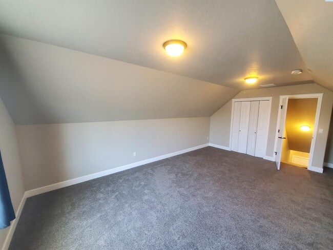 Building Photo - FOR RENT: West Pasco with heated inground ...
