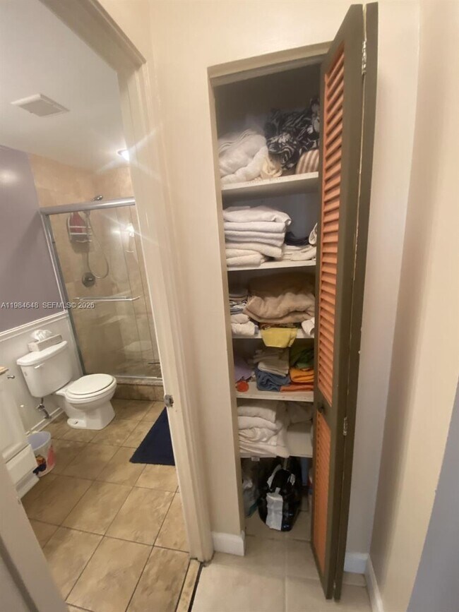 Building Photo - 200 NE 14th Ave