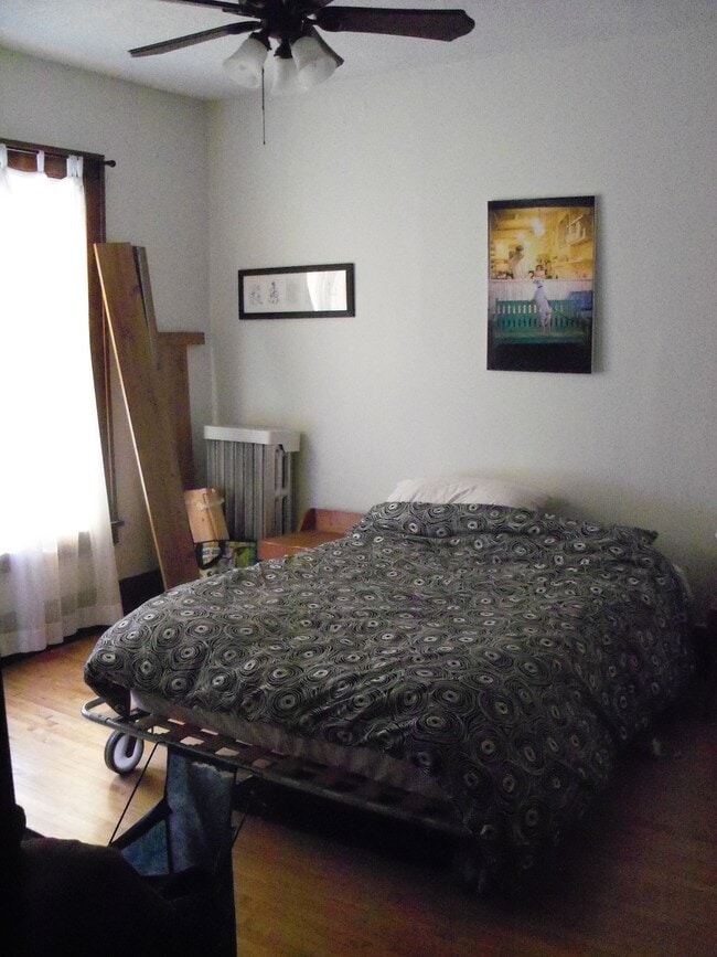 Bedroom - 2507 Nicollet Ave