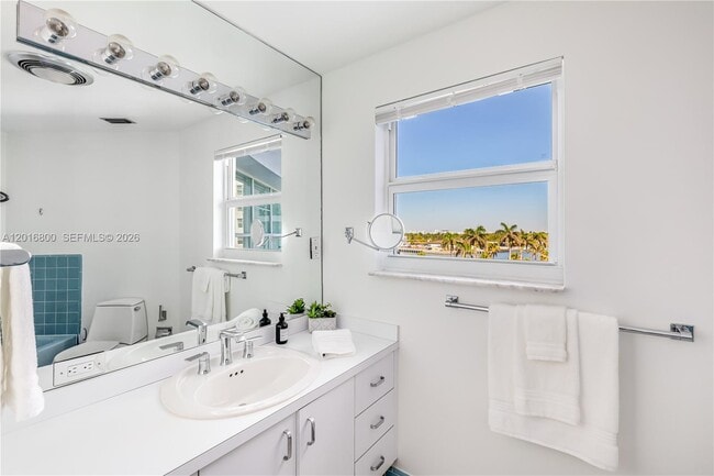 Building Photo - 4925 Collins Ave