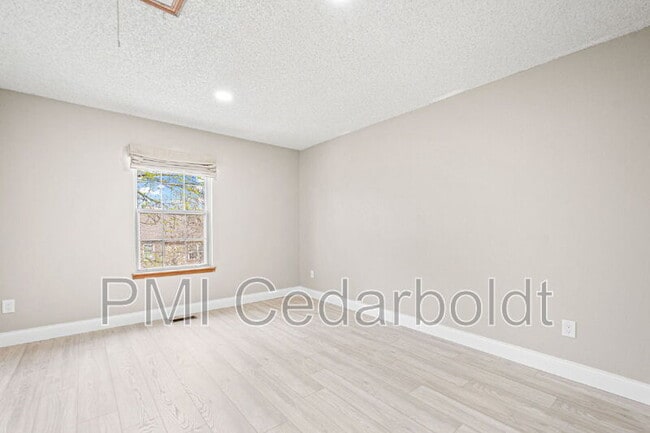 Building Photo - 2578 E Nichols Cir