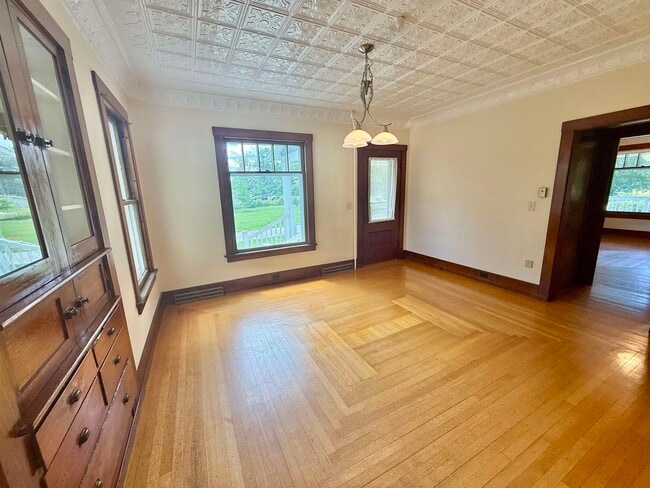 Building Photo - 282 Highland Ave
