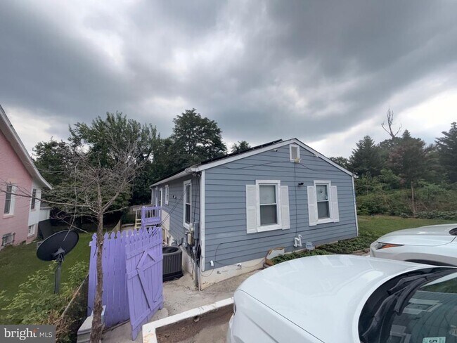 Building Photo - 1223 Chillum Rd
