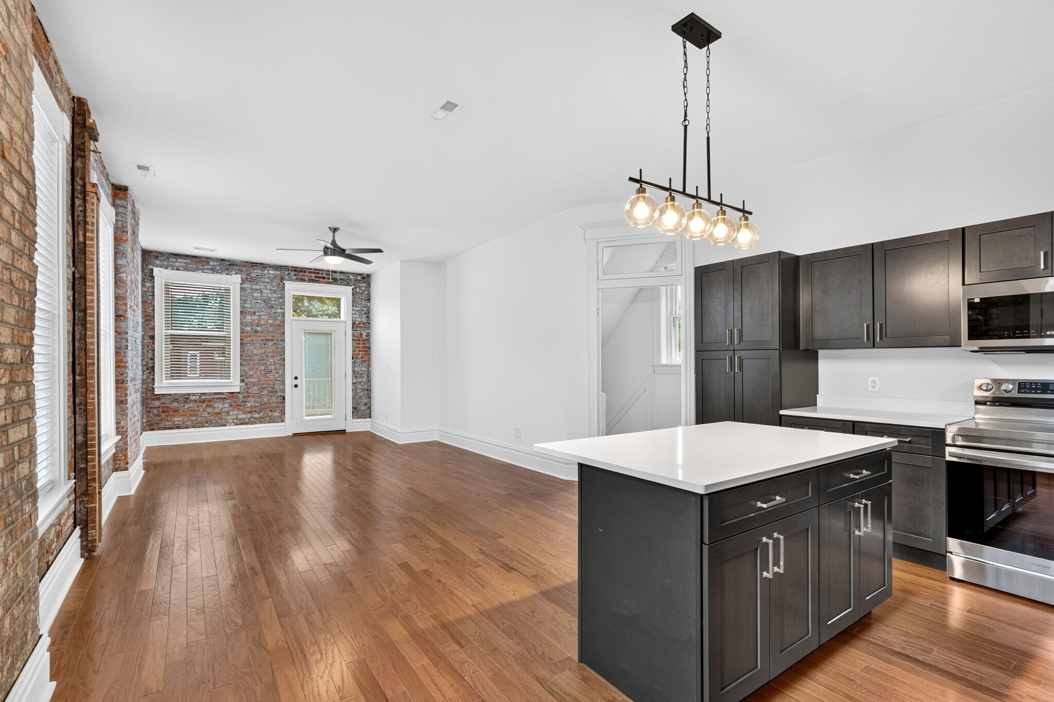 Open kitchen - 2722 Armand Pl
