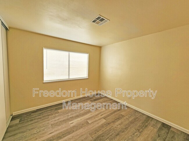 Building Photo - 1930 Kearney St