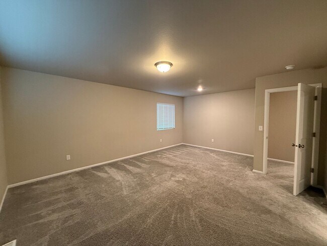Building Photo - Spacious, modern 5-bed, 2.75-bath in sought-after Daisy Crossing Community in Sultan
