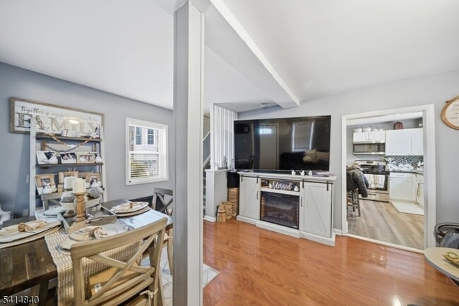 Building Photo - 94 S 21st Ave