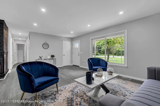 Building Photo - 821 Bay Ave