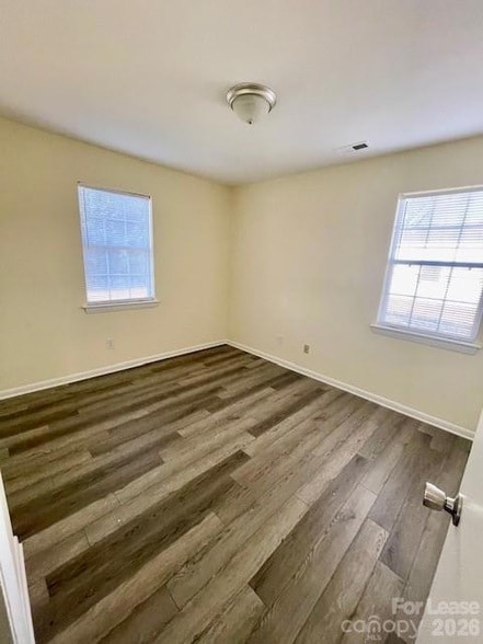 Building Photo - 416 E 19th St