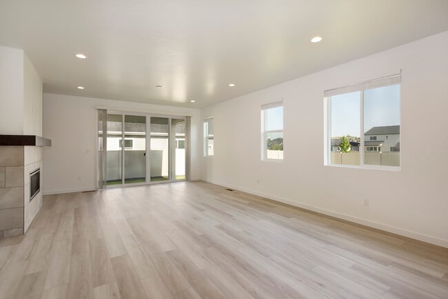 Building Photo - 2699 N Lithodora Ave