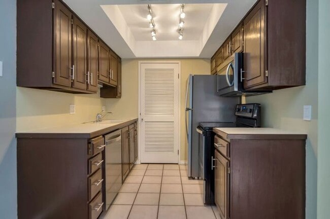 Building Photo - Modern Downtown Condo with Secure Access at Arlington Place